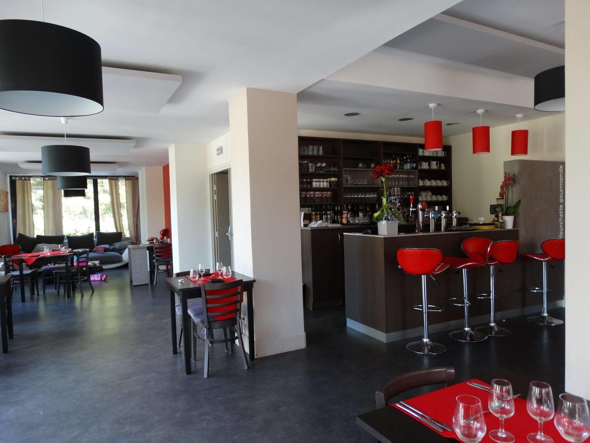 Hotel Restaurant L Echo Du Lac Gérardmer Exteriör bild